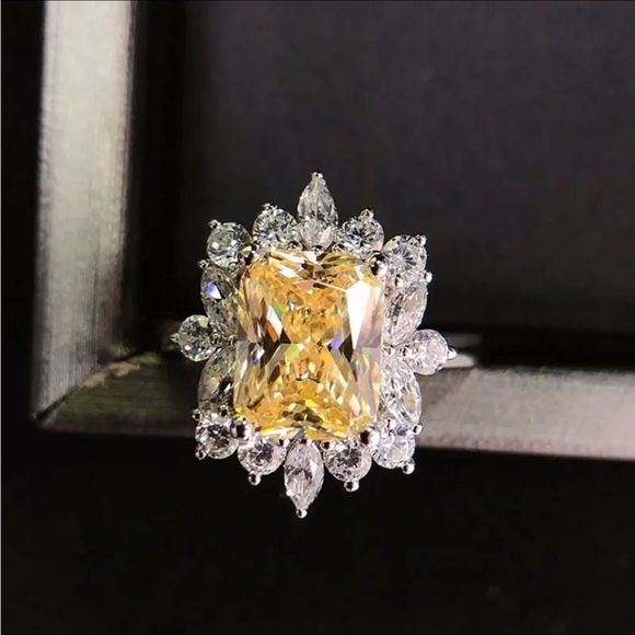Simulated Citrine Ring Size 6.25 Silver Tone Costume Jewelry Faux Diamonds - Picture 7 of 15